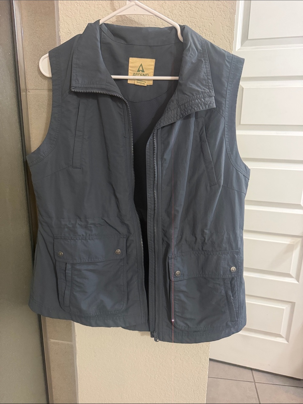 Ascend Women's Sleeveless Utility Vest in Slate Blue